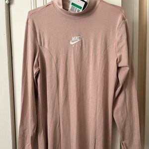 New Nike tennis dress with short split on the left thigh